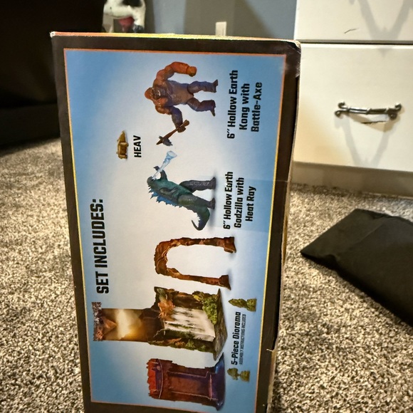 Monsterverse Godzilla vs Kong Diorama Set - Picture 5 of 5